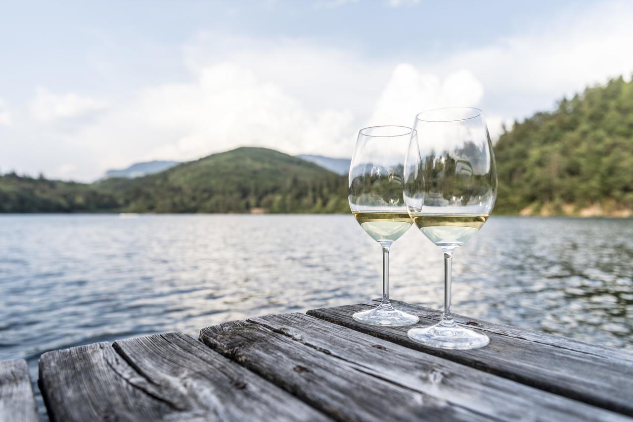 Hotel Christof Appiano Sulla Strada Del Vino Bagian luar foto