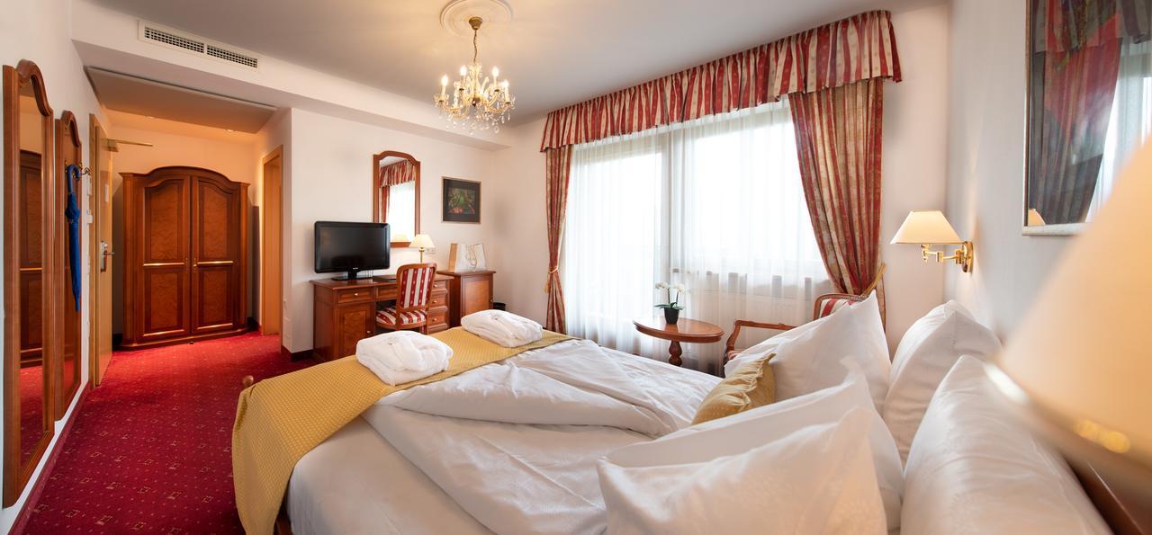Hotel Christof Appiano Sulla Strada Del Vino Bagian luar foto