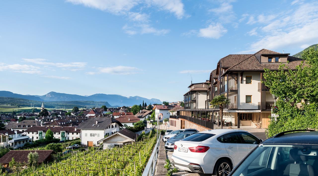 Hotel Christof Appiano Sulla Strada Del Vino Bagian luar foto