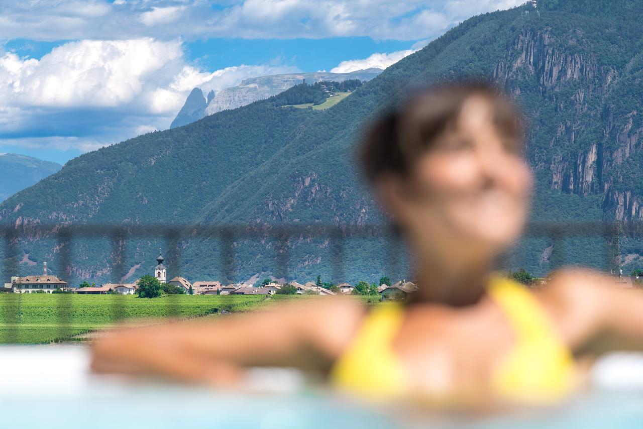 Hotel Christof Appiano Sulla Strada Del Vino Bagian luar foto